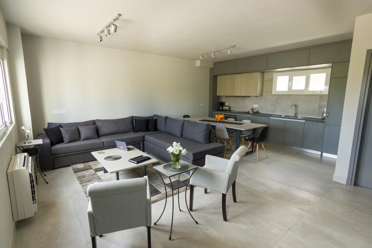 Amera - Troumpas Family Apartments Leonídion Esterno foto