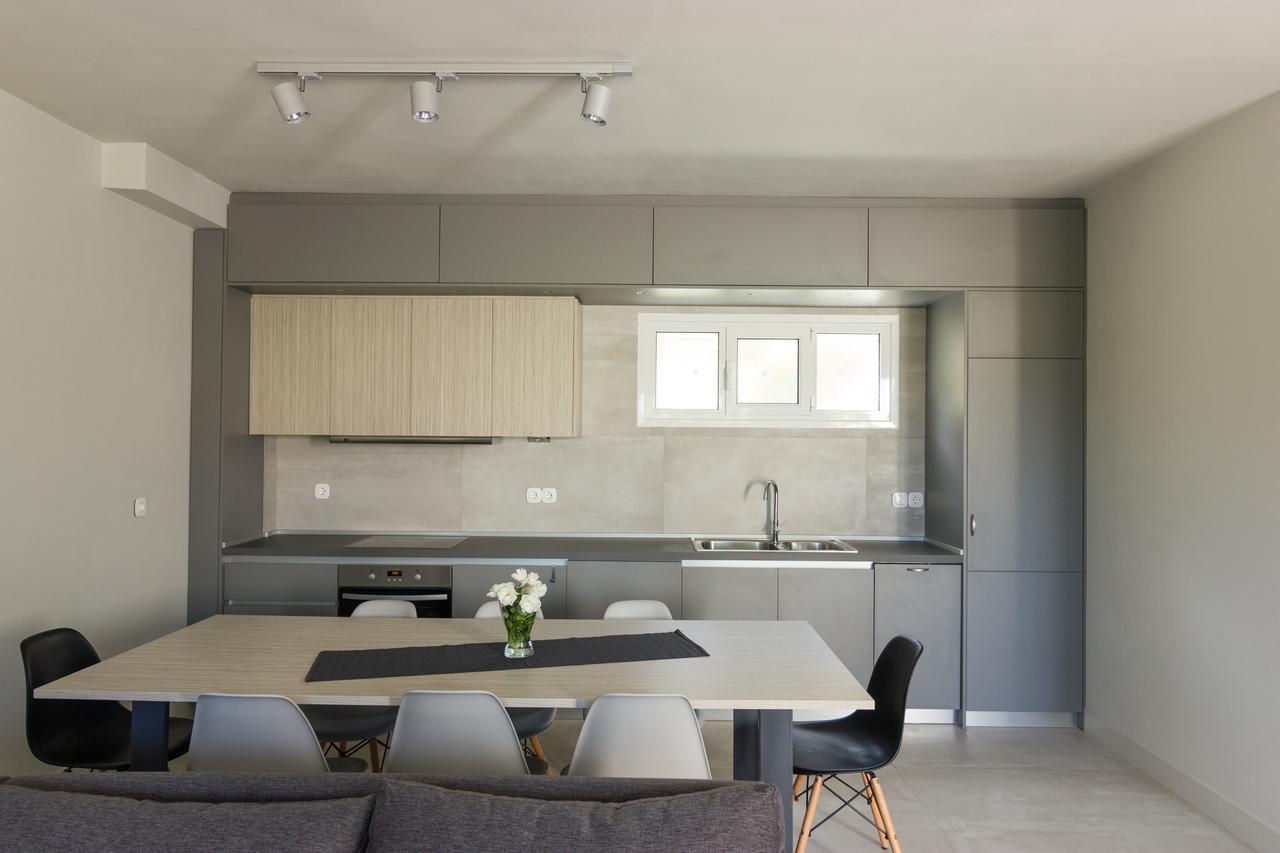 Amera - Troumpas Family Apartments Leonídion Esterno foto