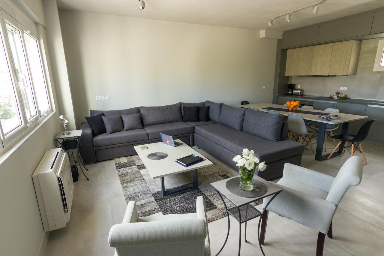 Amera - Troumpas Family Apartments Leonídion Esterno foto