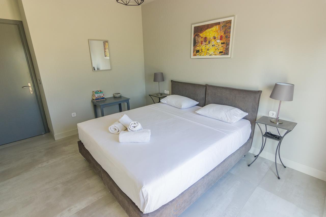 Amera - Troumpas Family Apartments Leonídion Esterno foto